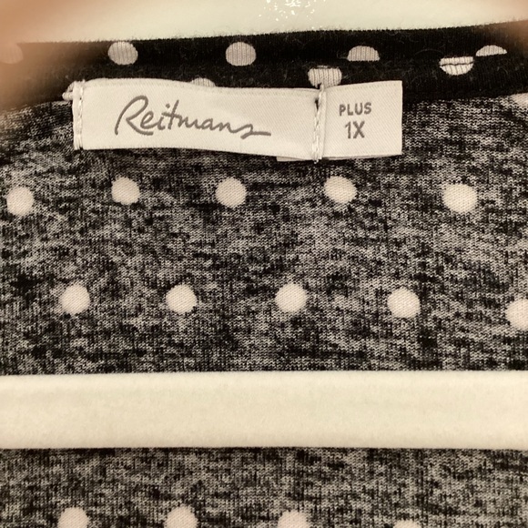 Ladies sleeveless top.Reitmans brand,size 1X. - Picture 4 of 6